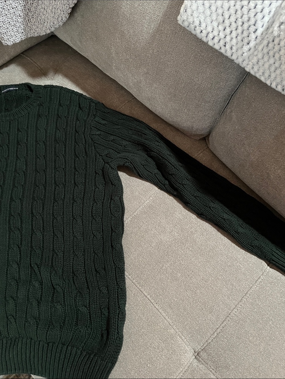Brandy Melville Forest Green Cable Knit Crewneck Sweater - Picture 4 of 5